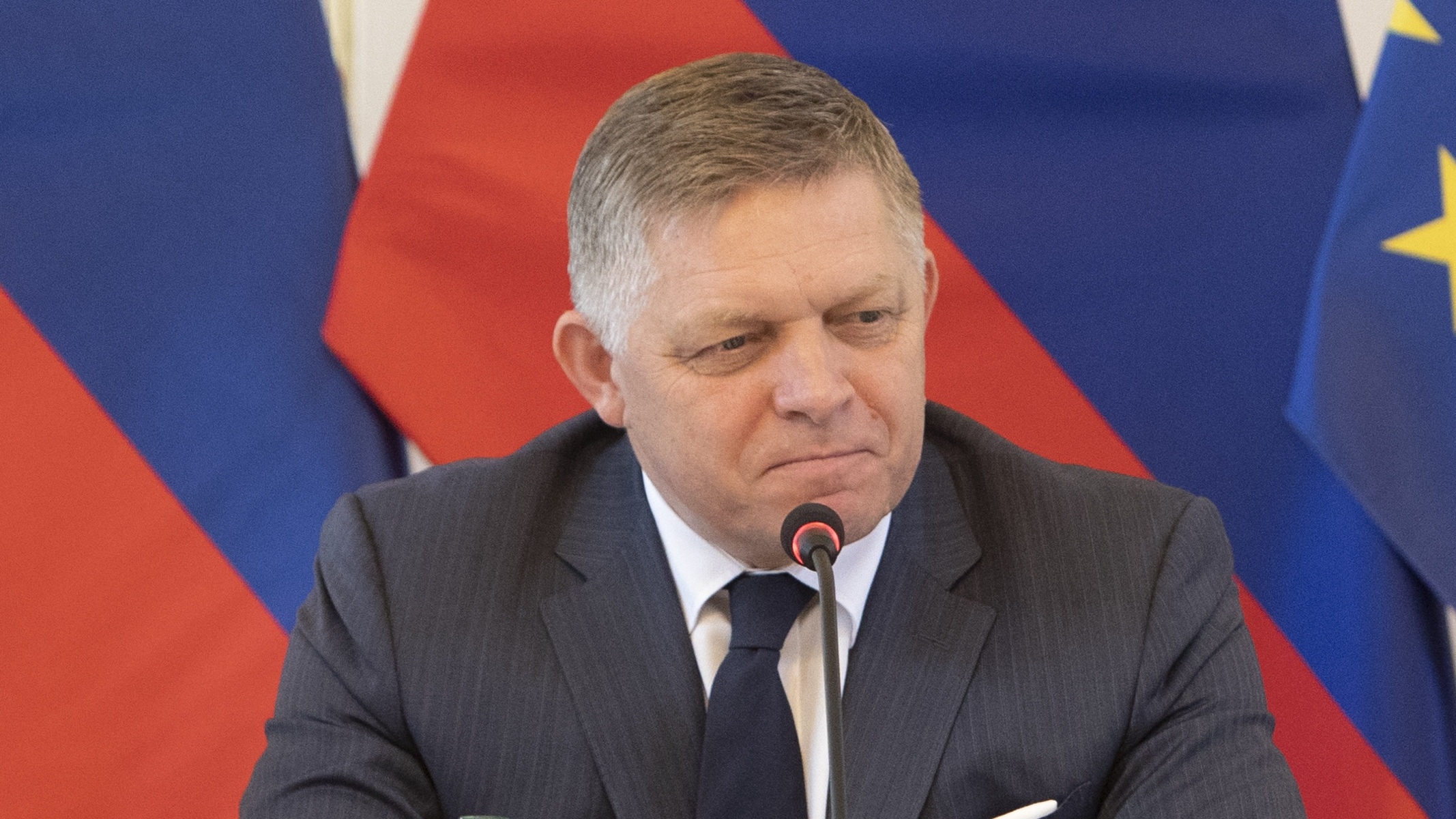 Премьер Словакии Фицо получил ранение в ходе стрельбы