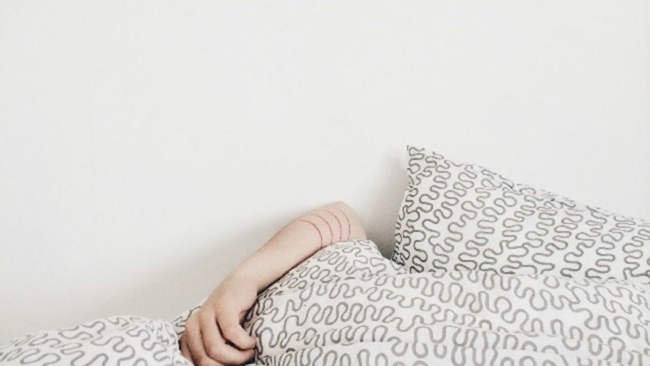 Ученые выяснили, в каком возрасте люди меньше всего спят