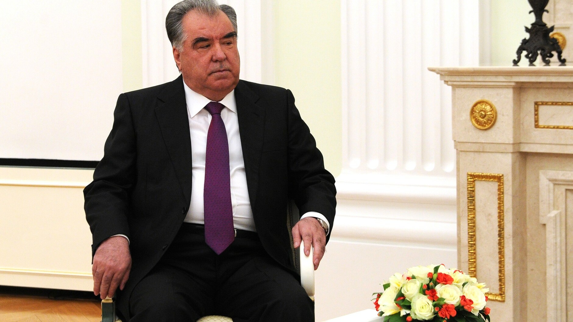 Рахмон призвал воспитывать таджикских детей так, «чтобы они не пятнали честь народа»