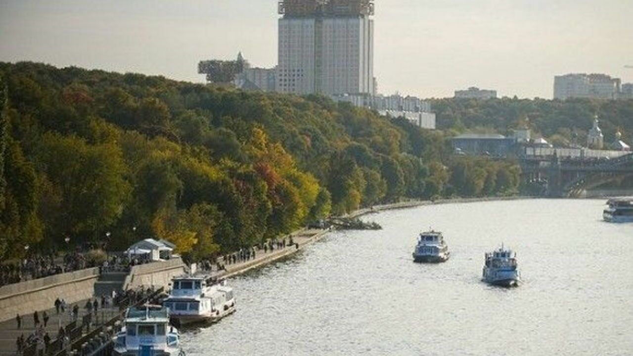 Из Москвы-реки выловили два автомата и магазины с патронами