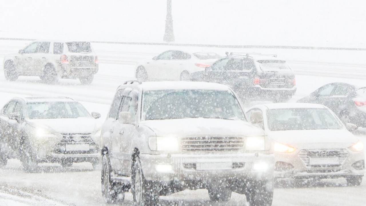 Ростовские власти ввели режим ЧС из-за сильного снегопада