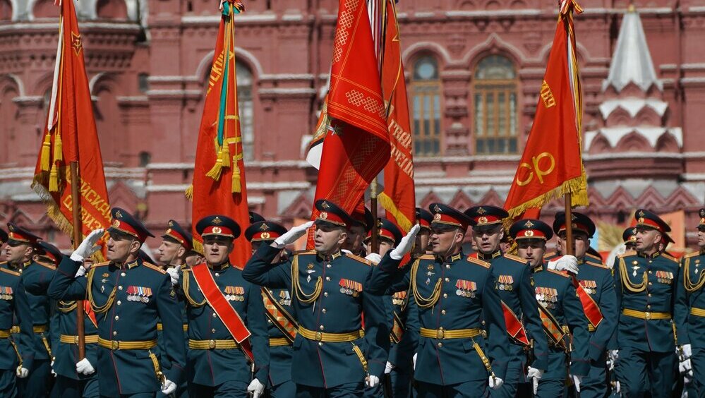 Начался парад Победы на Красной площади