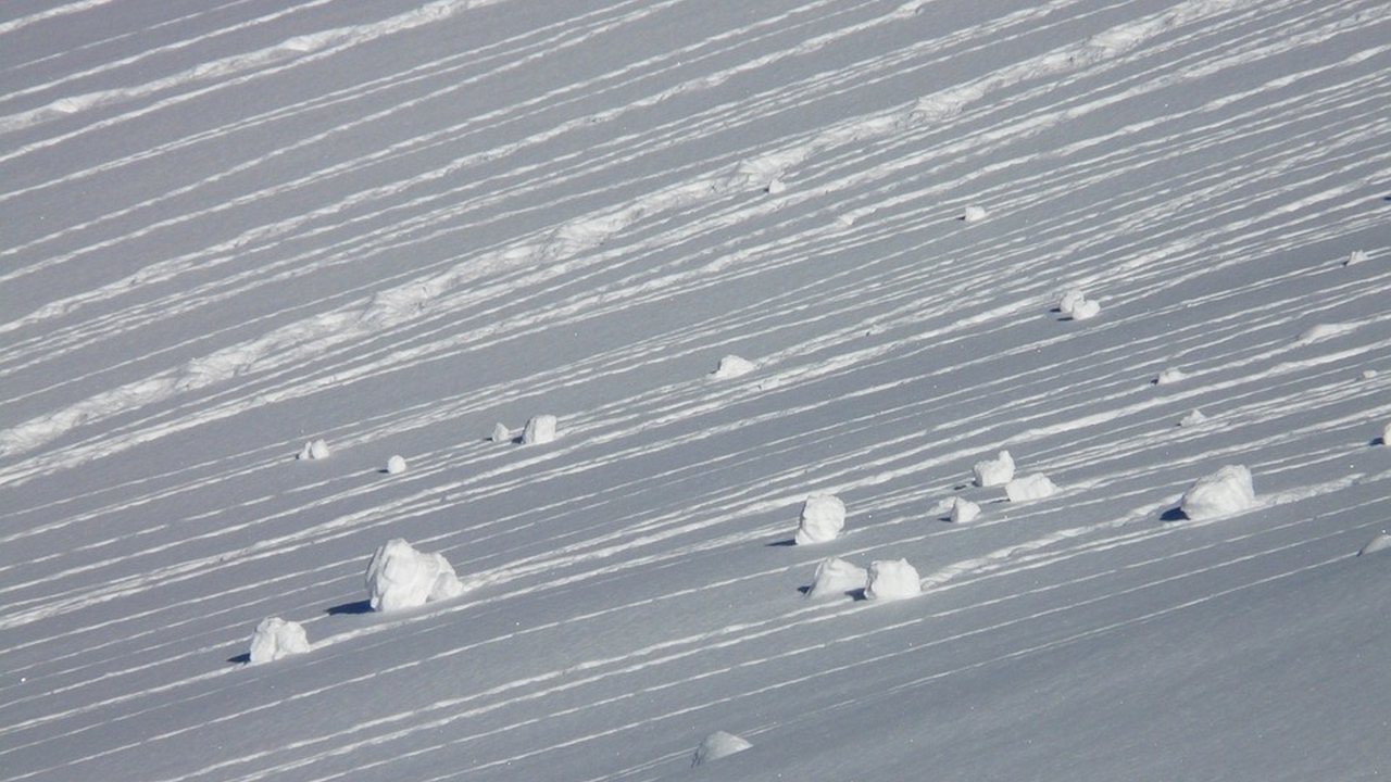 На Эльбрусе трое сноубордистов попали под лавину