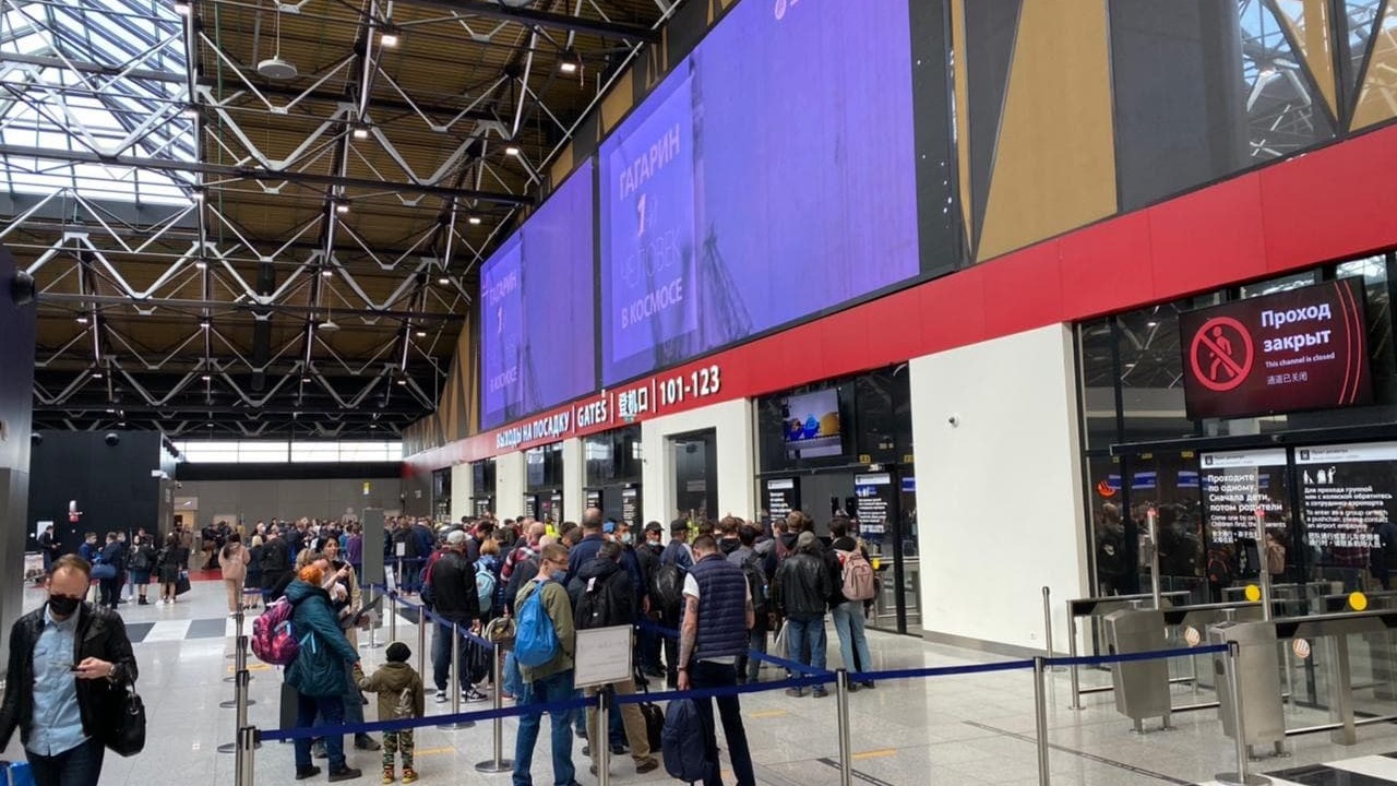 Сотни граждан Таджикистана застряли в аэропортах Москвы