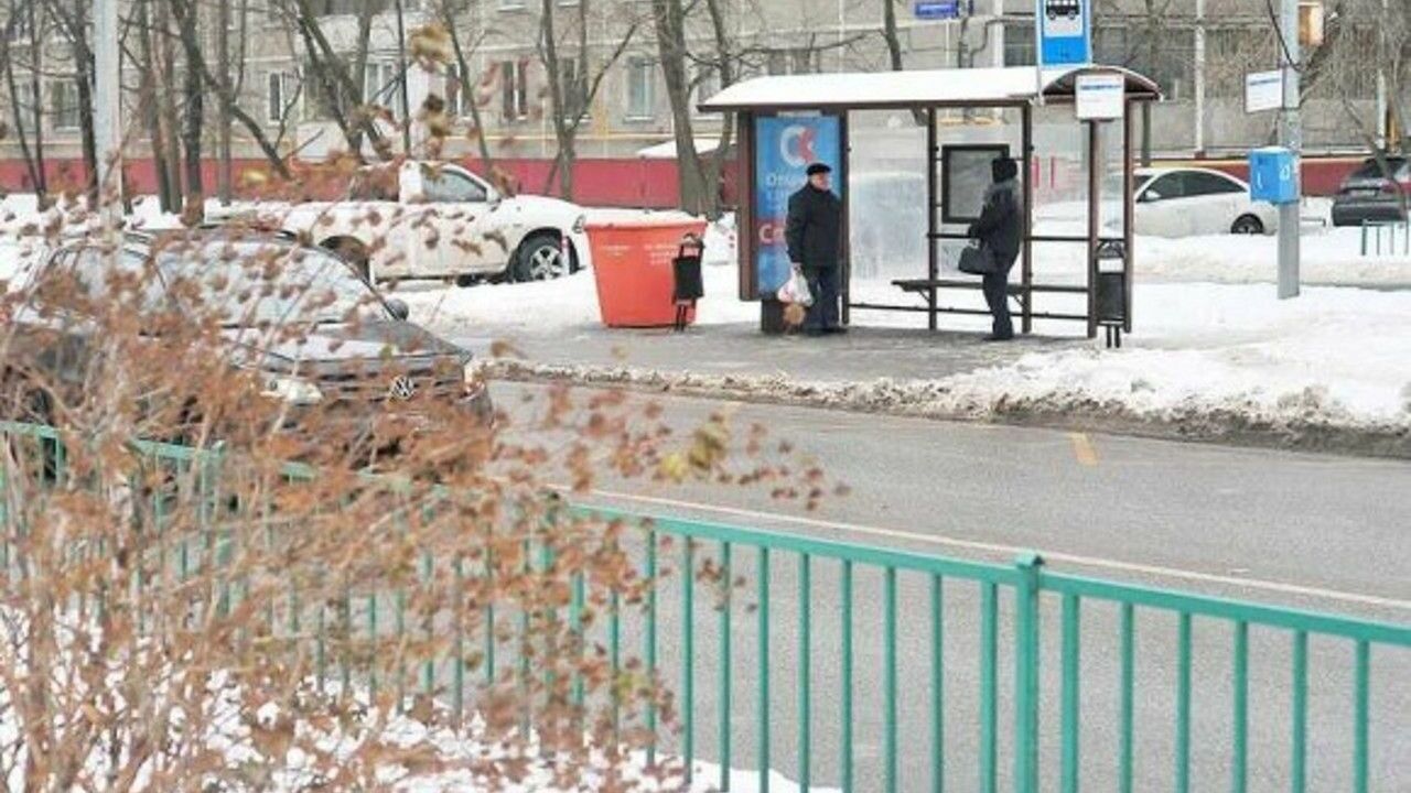 В Петербурге пять человек пострадали в ДТП на остановке