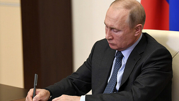 Путин назначил временных глав пяти регионов России