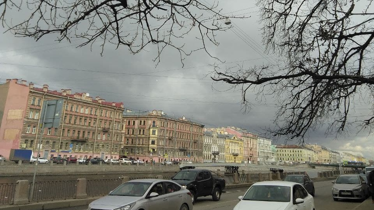 В Петербурге плюс тринадцать и переменная облачность