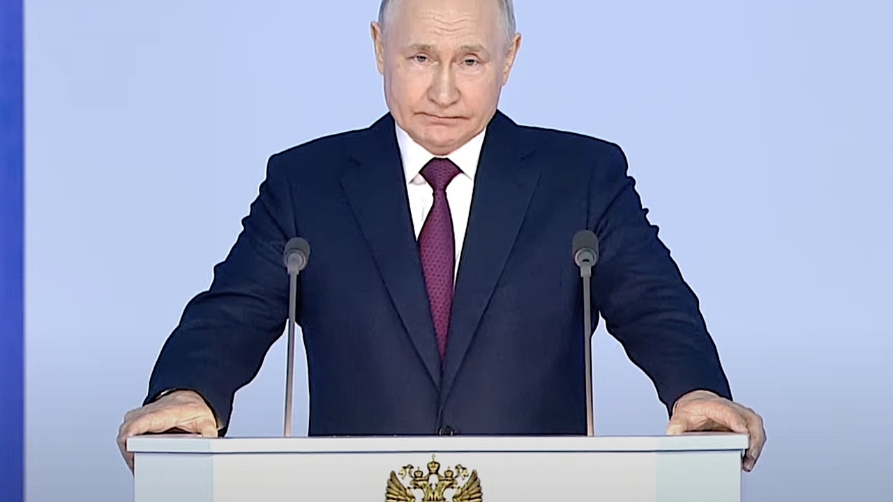 Путин указал МВД на необходимость оперативно пресекать попытки «раскачать общество»