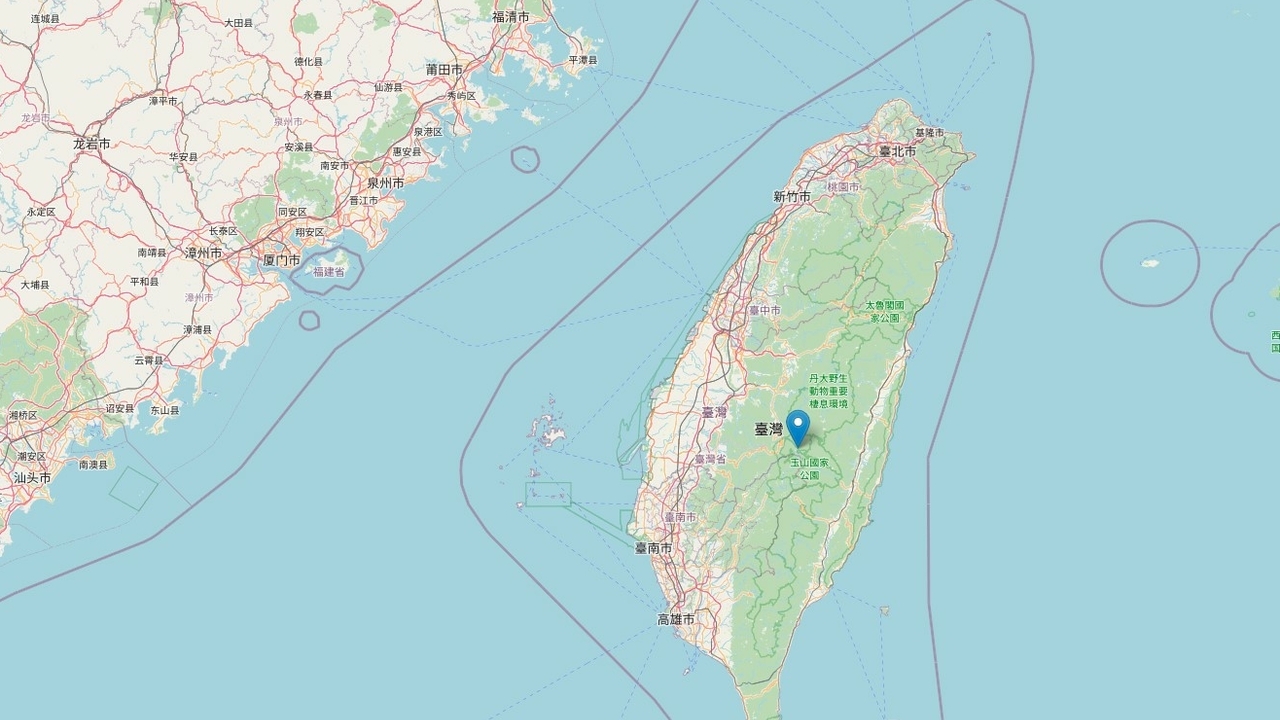 Тайвань окружили три десятка летательных аппаратов и кораблей Китая