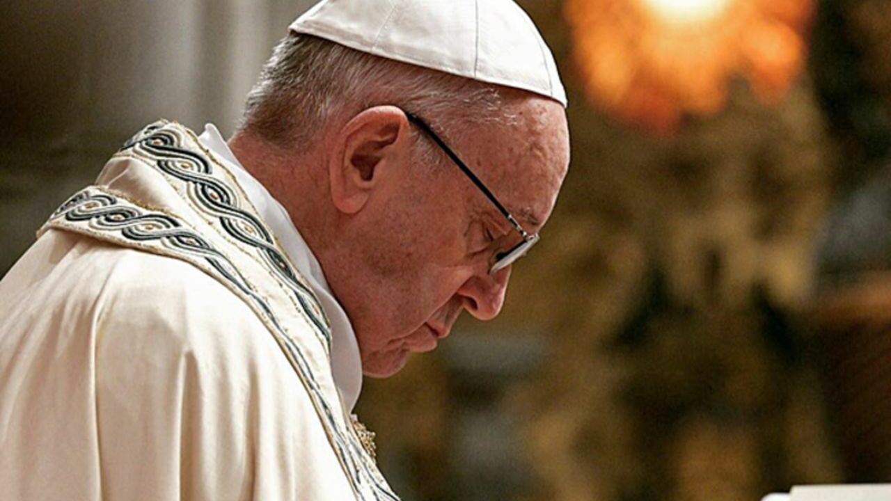 Подоляк: Посредничество папы римского уместно в гуманитарной сфере