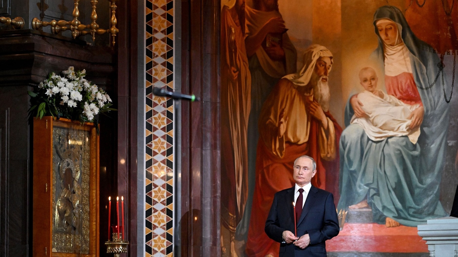 Путин приехал на пасхальное богослужение в храм Христа Спасителя