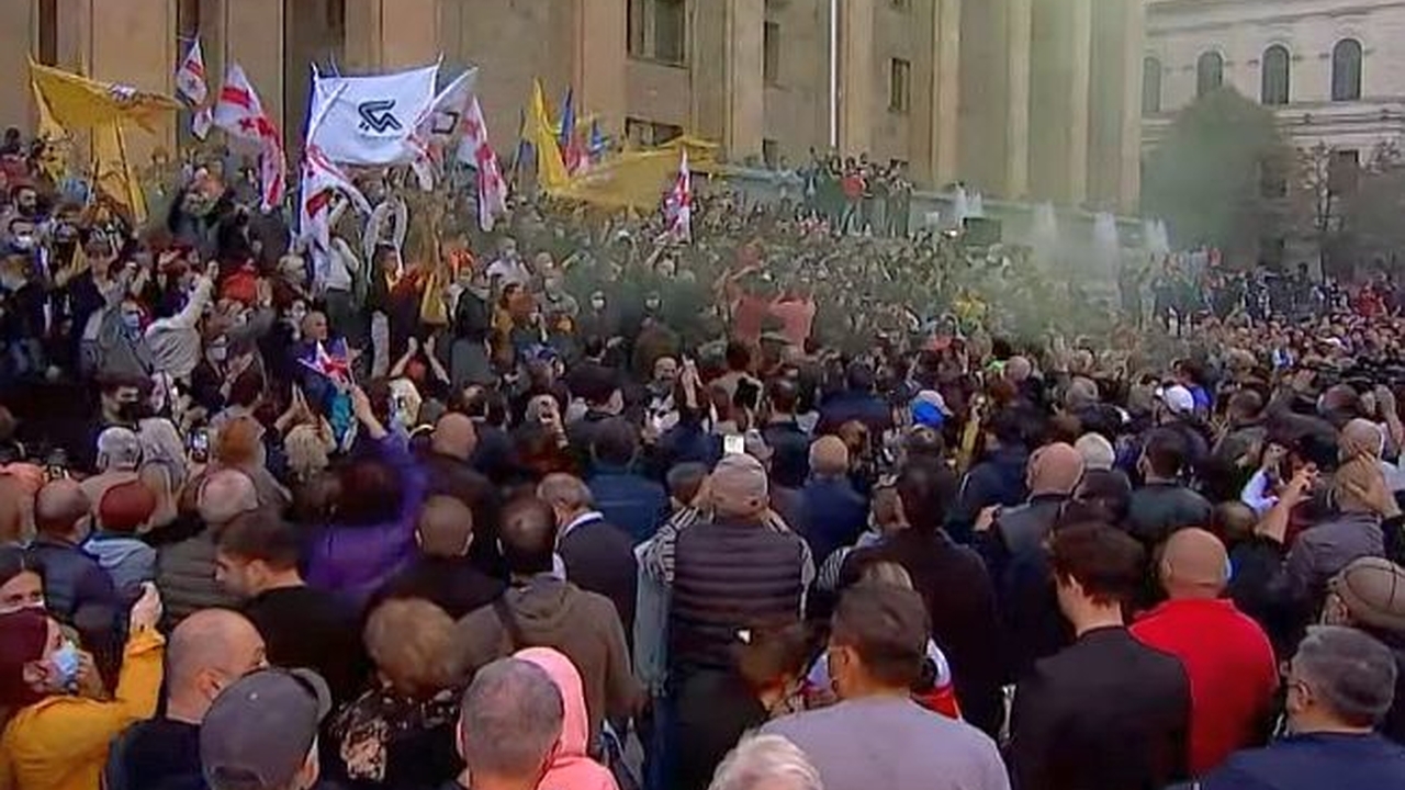 В Грузии отозвали из парламента закон об иноагентах, вызвавший массовые протесты