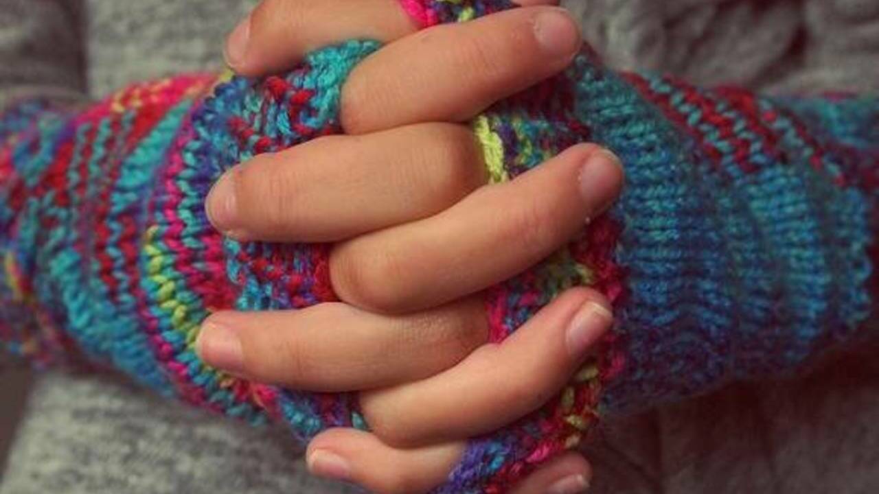 Онколог рассказал о признаках рака кожи на руках и пальцах