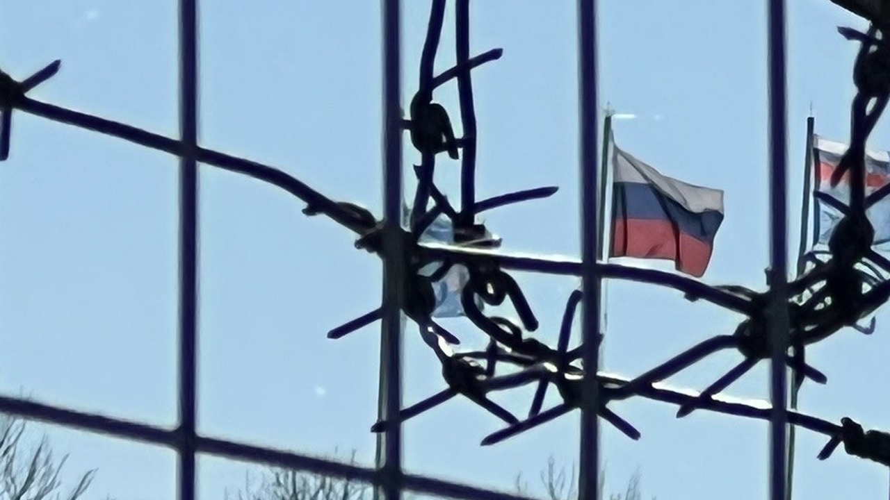 Латвия закрывает два КПП на границе с Россией
