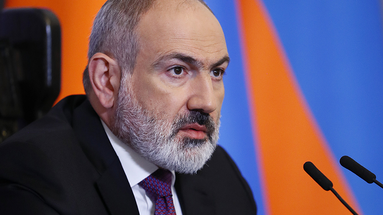 Пашинян: Азербайджан стягивает войска к армянской границе и линии соприкосновения