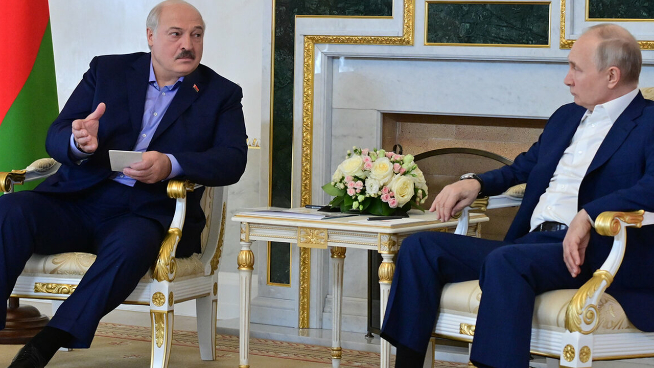 «Сотрудничество на троих»: Лукашенко предложил Путину подумать о совместных связях с КНДР