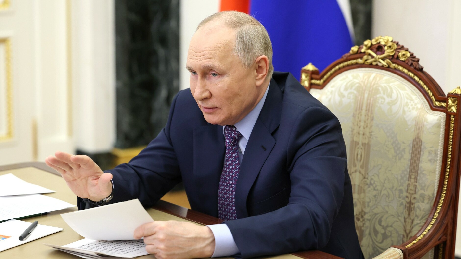 Путин одернул главу Тюменской области после слов об «упертых» жителях