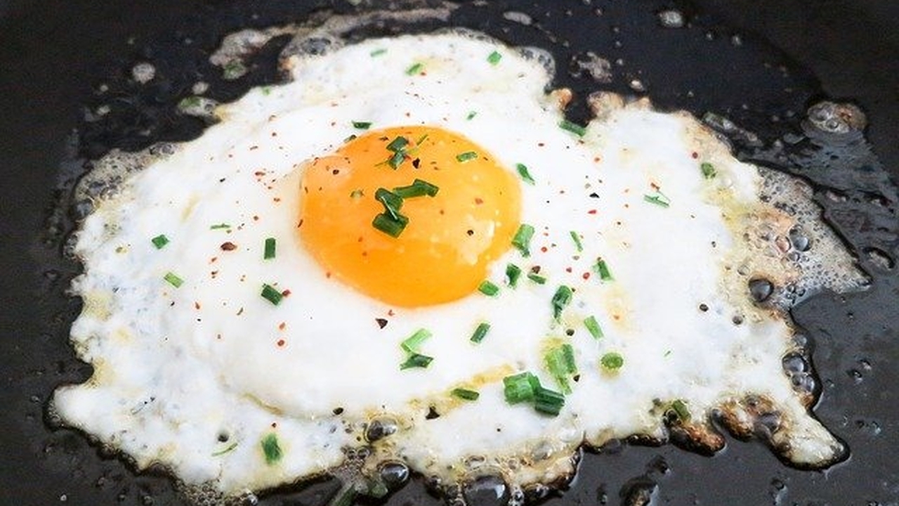 Эксперты посоветовали желающим похудеть есть яйца на ужин, а не на завтрак