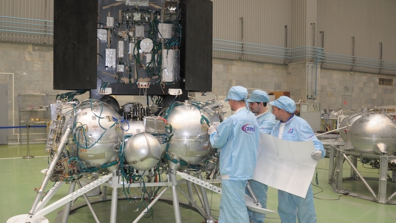 В «Роскосмосе» выяснили, почему разбилась «Луна-25»